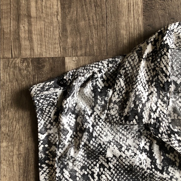 Motherhood Maternity Black and White Snake Print Dress L - Picture 7 of 10